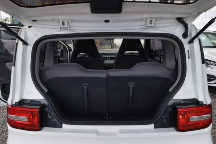Used Wuling Hongguang MINIEV 2022 Easy Version Lithium-NMC Trunk