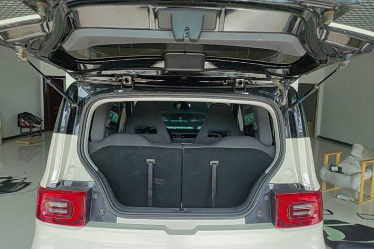 Used Wuling Hongguang MINIEV 2022 Macaron Premium Model – Lithium Iron Phosphate Trunk