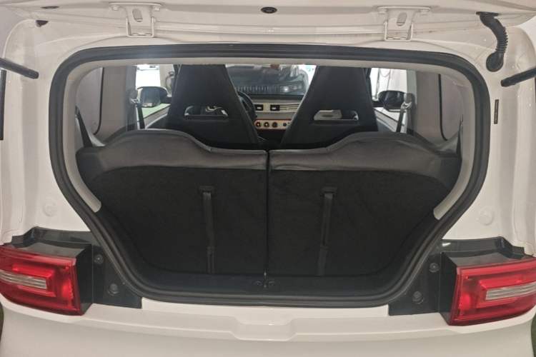 Used Wuling Hongguang MINIEV 2022 Easy Version Lithium-NMC Trunk