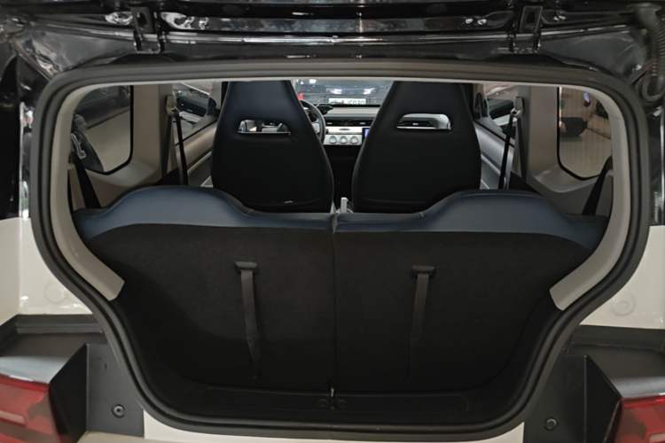 Used Wuling Hongguang MINIEV 2022 GAMEBOY 300km Enthusiast Model with Lithium Iron Phosphate Trunk