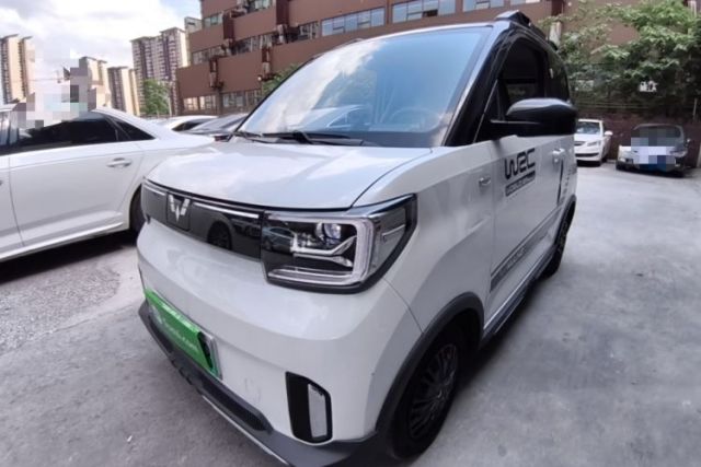 Ojetý Wuling Hongguang MINIEV 2022 GAMEBOY 200km Gaming Edition with Lithium Iron Phosphate