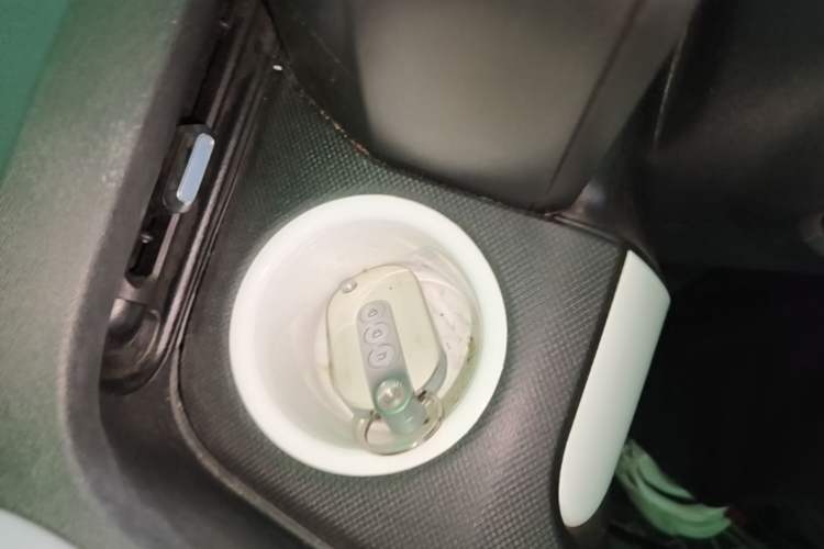Used Wuling Hongguang MINIEV 2022 GAMEBOY 200km Gaming Edition with Lithium Iron Phosphate Vehicle Key