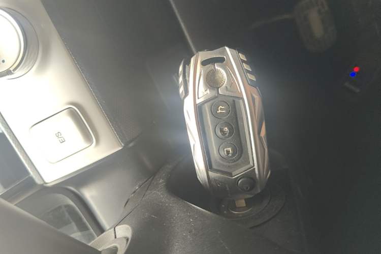 Used Wuling Hongguang MINIEV 2022 GAMEBOY 200km Gaming Edition with Lithium Iron Phosphate Vehicle Key