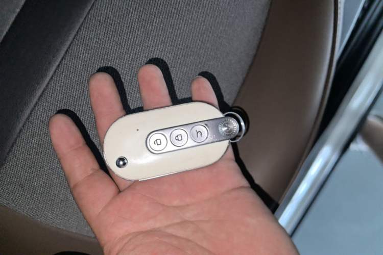 Used Wuling Hongguang MINIEV 2022 GAMEBOY 200km Gaming Edition with Lithium Iron Phosphate Vehicle Key