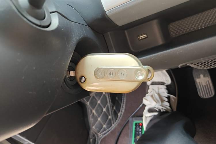 Used Wuling Hongguang MINIEV 2022 GAMEBOY 300km Enthusiast Model with Lithium Iron Phosphate Vehicle Key