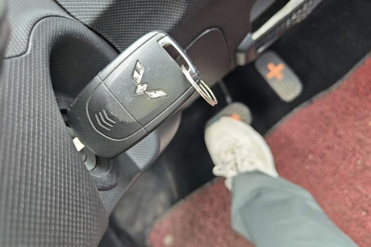 Used Wuling Hongguang MINIEV 2022 Easy Version Lithium Iron Phosphate Vehicle Key