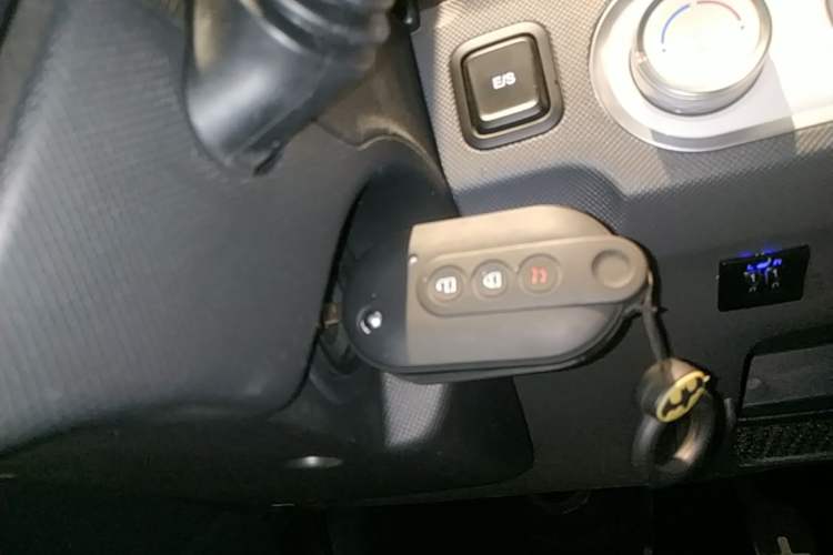 Used Wuling Hongguang MINIEV 2022 Macaron Fashion Edition Lithium-Nickel-Cobalt-Alpha-oxide Vehicle Key