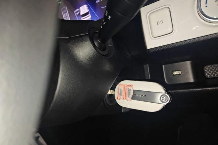 Used Wuling Hongguang MINIEV 2022 GAMEBOY 200km Gaming Edition with Lithium Iron Phosphate Vehicle Key