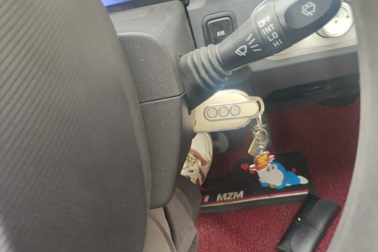 Used Wuling Hongguang MINIEV 2022 Macaron Premium Model – Lithium Iron Phosphate Vehicle Key