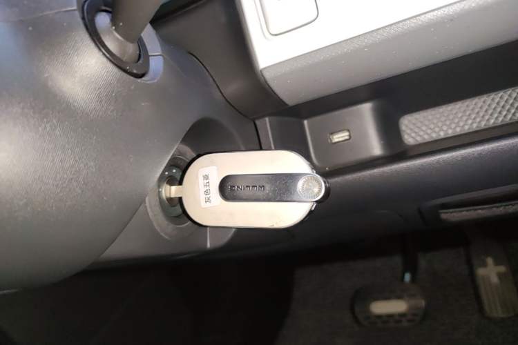 Used Wuling Hongguang MINIEV 2022 GAMEBOY 200km Gaming Edition with Lithium Iron Phosphate Vehicle Key