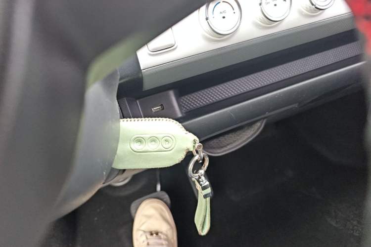 Used Wuling Hongguang MINIEV 2022 GAMEBOY 200km Gaming Edition with Lithium Iron Phosphate Vehicle Key