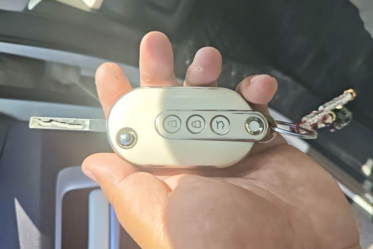 Used Wuling Hongguang MINIEV 2022 GAMEBOY 200km Gaming Edition with Lithium Iron Phosphate Vehicle Key