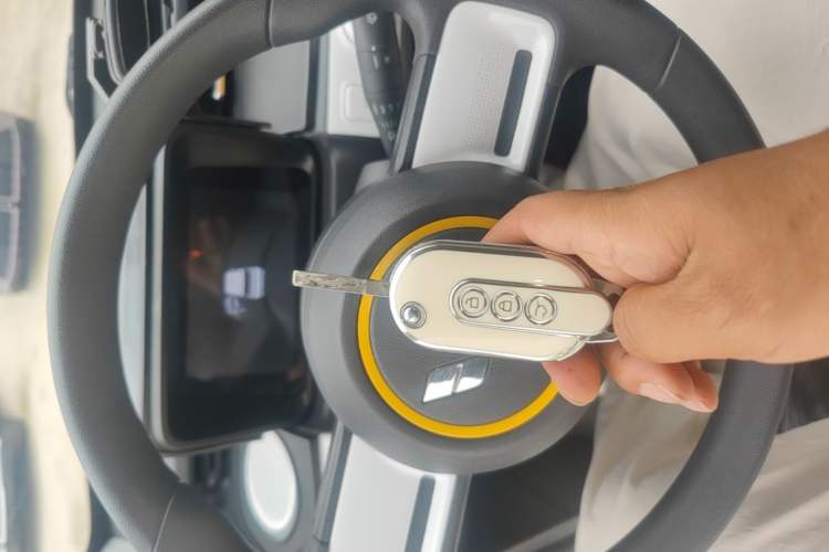 Used Wuling Hongguang MINIEV 2022 GAMEBOY 200km Gaming Edition with Lithium Iron Phosphate Vehicle Key