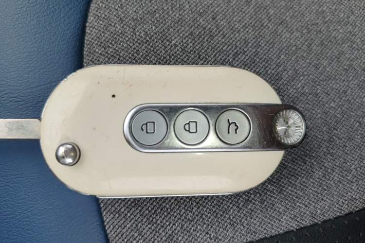 Used Wuling Hongguang MINIEV 2022 GAMEBOY 300km Enthusiast Model with Lithium Iron Phosphate Vehicle Key