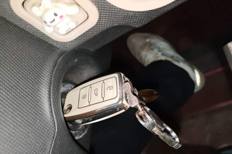 Used Wuling Hongguang MINIEV 2022 Easy Version Lithium Iron Phosphate Vehicle Key