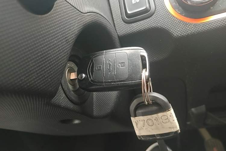 Used Wuling Hongguang MINIEV 2022 Easy Version Lithium Iron Phosphate Vehicle Key