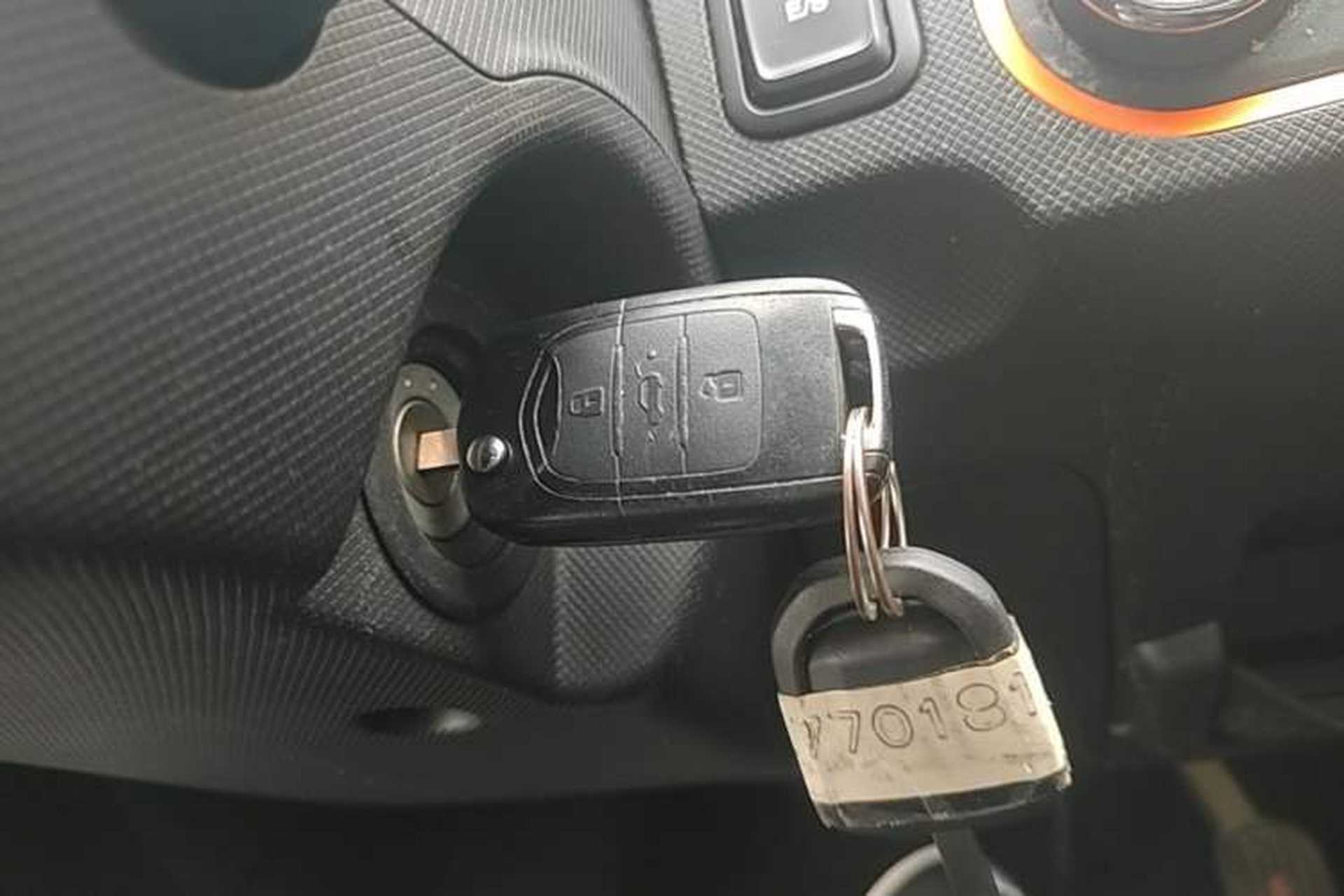 Used Wuling Hongguang MINIEV 2022 Easy Version Lithium Iron Phosphate Vehicle Key