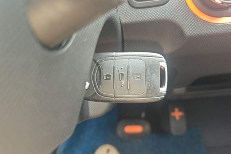 Used Wuling Hongguang MINIEV 2022 Easy Version Lithium Iron Phosphate Vehicle Key