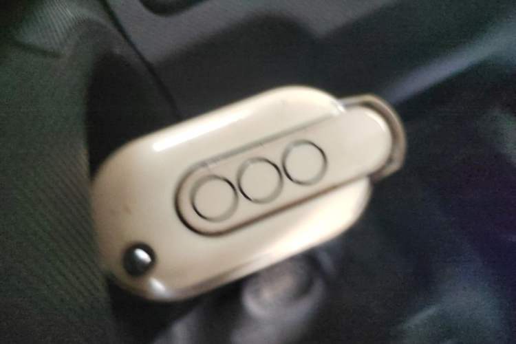 Used Wuling Hongguang MINIEV 2022 Macaron Premium Model – Lithium Iron Phosphate Vehicle Key