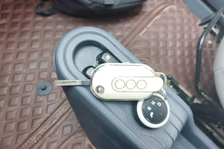 Used Wuling Hongguang MINIEV 2022 Macaron Premium Model – Lithium Iron Phosphate Vehicle Key