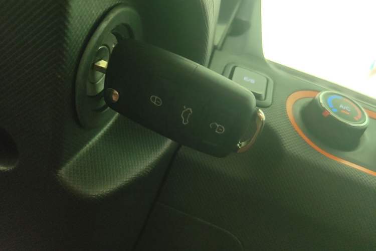 Used Wuling Hongguang MINIEV 2022 Easy Version Lithium Iron Phosphate Vehicle Key