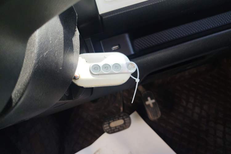 Used Wuling Hongguang MINIEV 2022 GAMEBOY 300km Enthusiast Model with Lithium Iron Phosphate Vehicle Key