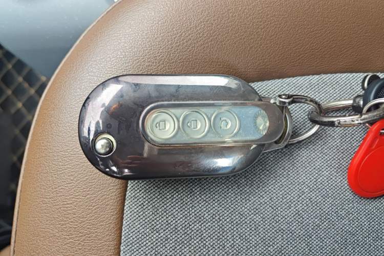 Used Wuling Hongguang MINIEV 2022 GAMEBOY 300km Enthusiast Model with Lithium Iron Phosphate Vehicle Key
