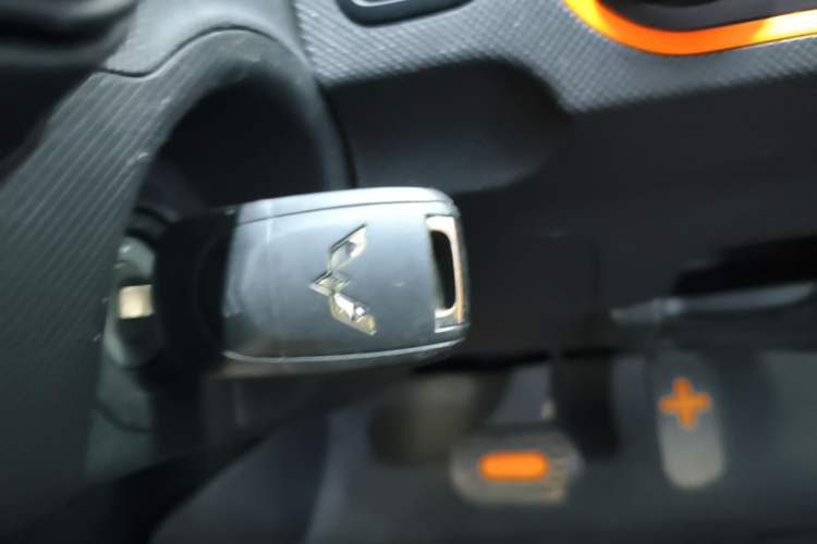 Used Wuling Hongguang MINIEV 2022 Easy Version Lithium Iron Phosphate Vehicle Key