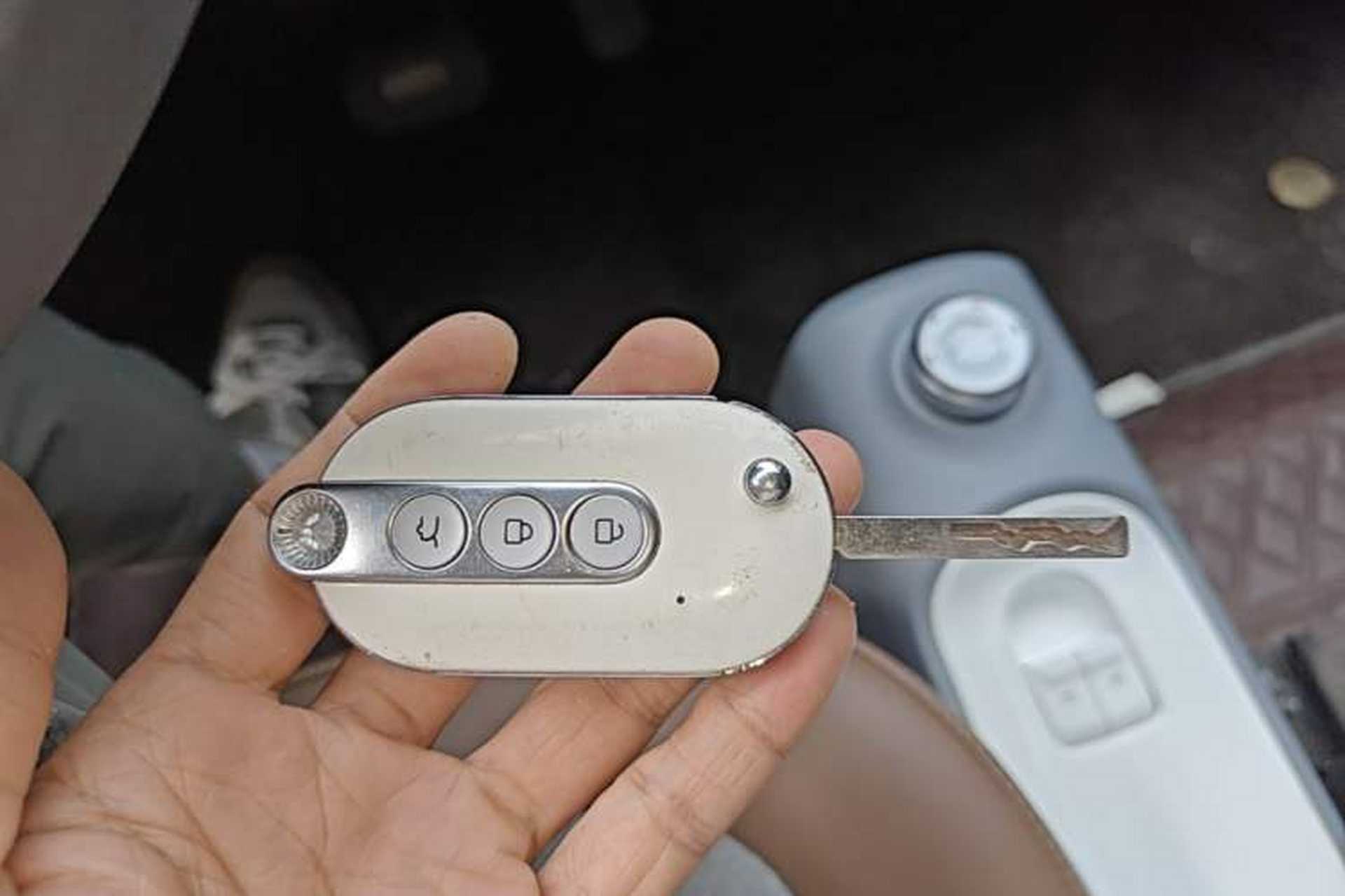 Used Wuling Hongguang MINIEV 2022 GAMEBOY 300km Enthusiast Model with Lithium Iron Phosphate Vehicle Key