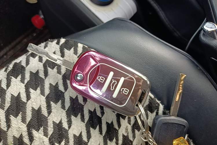 Used Wuling Hongguang MINIEV 2022 Easy Version Lithium Iron Phosphate Vehicle Key