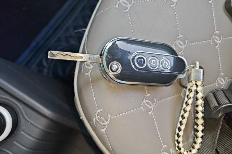 Used Wuling Hongguang MINIEV 2022 Macaron Fashion Model Lithium Iron Phosphate Vehicle Key