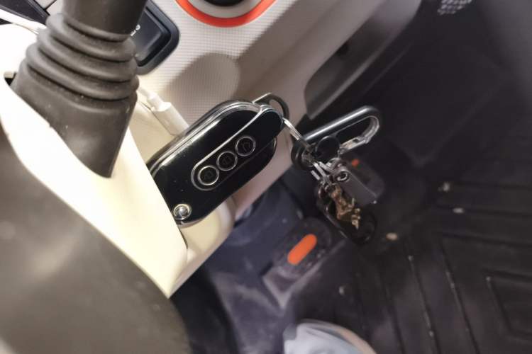 Used Wuling Hongguang MINIEV 2022 Zizai Version Lithium Iron Phosphate Vehicle Key