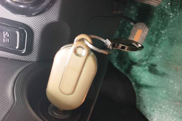 Used Wuling Hongguang MINIEV 2022 Zizai Version Lithium Iron Phosphate Vehicle Key