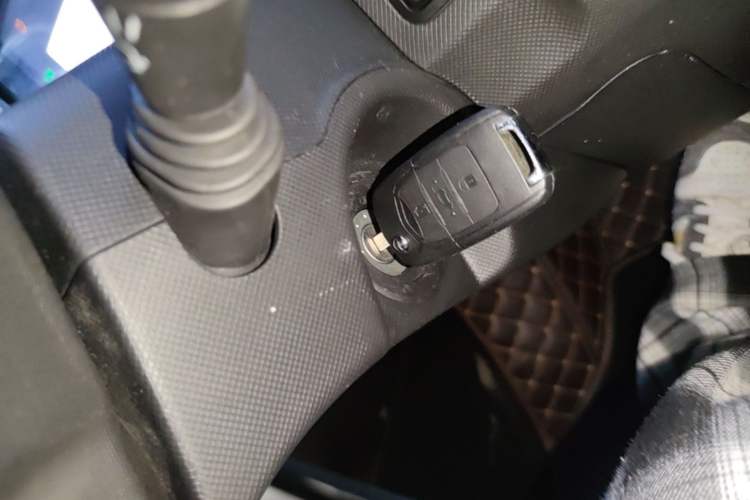 Used Wuling Hongguang MINIEV 2022 Easy Version Lithium Iron Phosphate Vehicle Key