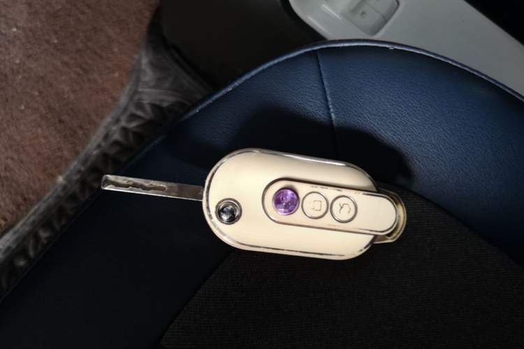 Used Wuling Hongguang MINIEV 2022 GAMEBOY 300km Enthusiast Model with Lithium Iron Phosphate Vehicle Key