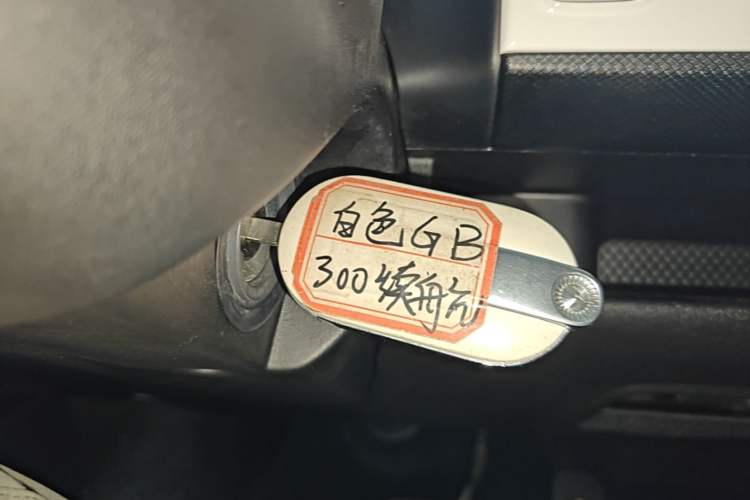 Used Wuling Hongguang MINIEV 2022 GAMEBOY 300km Enthusiast Model with Lithium Iron Phosphate Vehicle Key