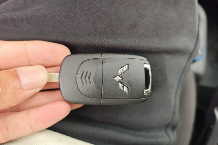 Used Wuling Hongguang MINIEV 2022 Zizai Version Lithium Iron Phosphate Vehicle Key