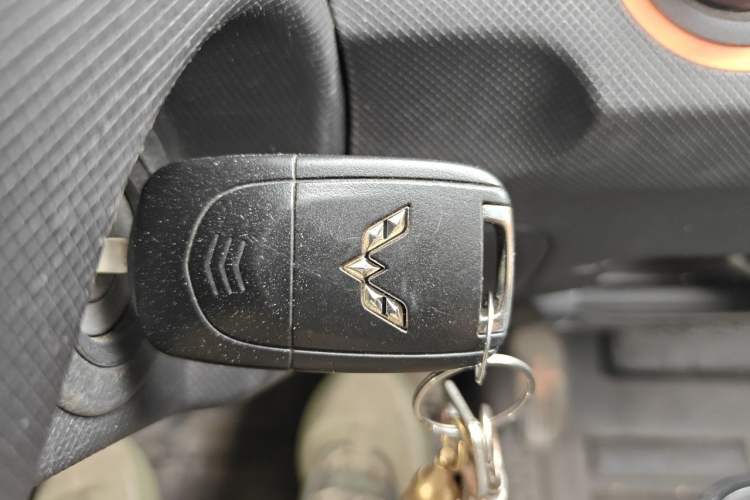 Used Wuling Hongguang MINIEV 2022 Easy Version Lithium Iron Phosphate Vehicle Key