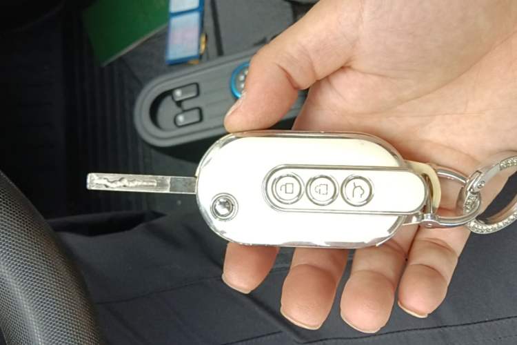 Used Wuling Hongguang MINIEV 2022 Zizai Version Lithium Iron Phosphate Vehicle Key