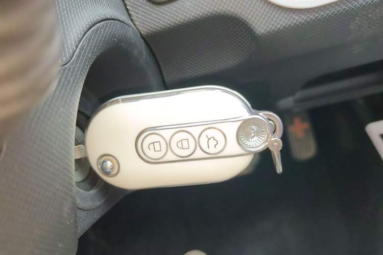 Used Wuling Hongguang MINIEV 2022 Zizai Version Lithium Iron Phosphate Vehicle Key
