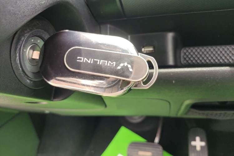 Used Wuling Hongguang MINIEV 2022 GAMEBOY 200km Gaming Edition with Lithium Iron Phosphate Vehicle Key