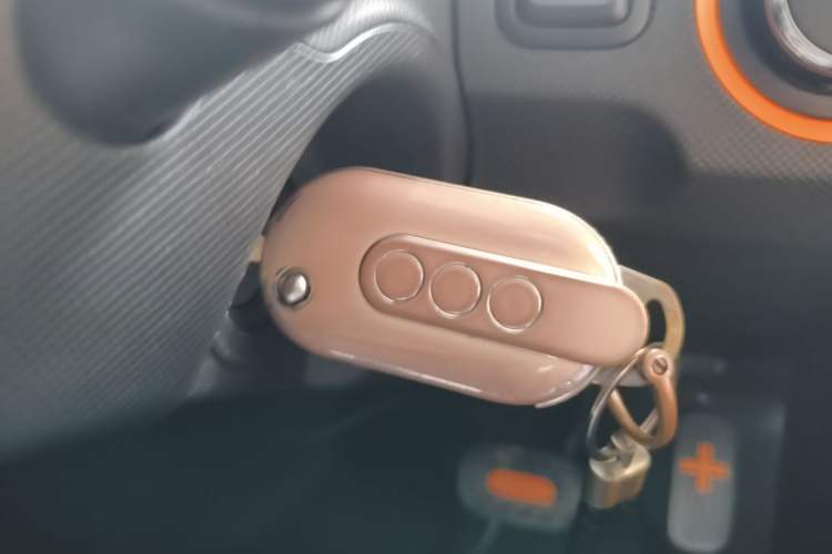 Used Wuling Hongguang MINIEV 2022 Zizai Version Lithium Iron Phosphate Vehicle Key