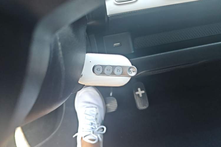 Used Wuling Hongguang MINIEV 2022 GAMEBOY 300km Enthusiast Model with Lithium Iron Phosphate Vehicle Key