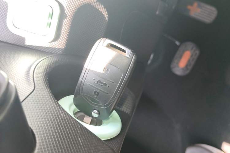 Used Wuling Hongguang MINIEV 2022 Easy Version Lithium Iron Phosphate Vehicle Key