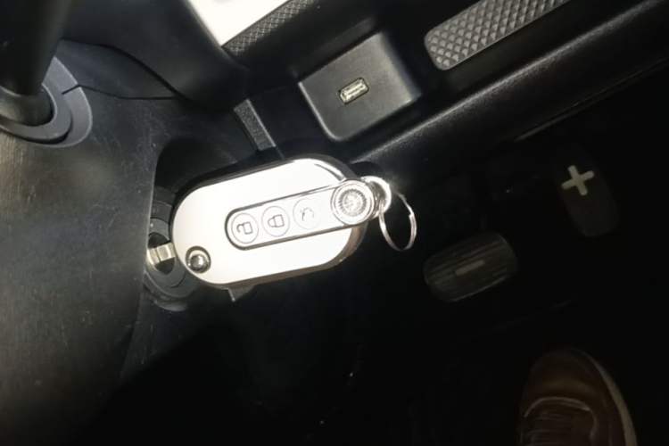 Used Wuling Hongguang MINIEV 2022 GAMEBOY 300km Play Edition Lithium Iron Phosphate Vehicle Key