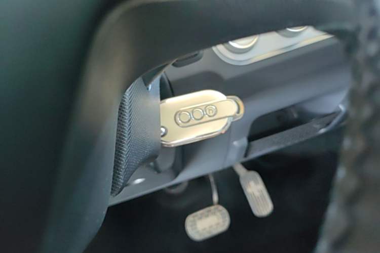 Used Wuling Hongguang MINIEV 2022 Macaron Fashion Edition Lithium-Nickel-Cobalt-Alpha-oxide Vehicle Key