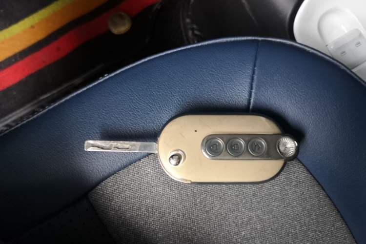 Used Wuling Hongguang MINIEV 2022 GAMEBOY 300km Enthusiast Model with Lithium Iron Phosphate Vehicle Key