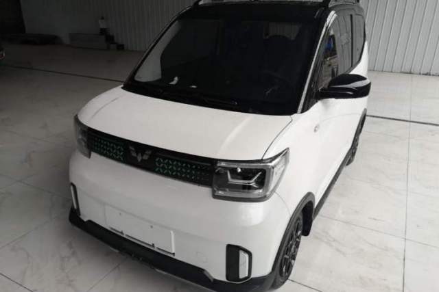 Ojetý Wuling Hongguang MINIEV 2022 GAMEBOY 300km Enthusiast Model with Lithium Iron Phosphate