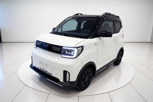 Ojetý Wuling Hongguang MINIEV 2022 GAMEBOY 200km Gaming Edition with Lithium Iron Phosphate