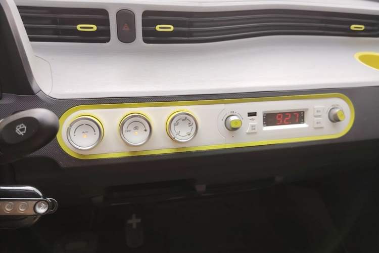 Used Wuling Hongguang MINIEV 2022 Macaron-Color Edition Lithium Iron Phosphate Audio And AC Panel